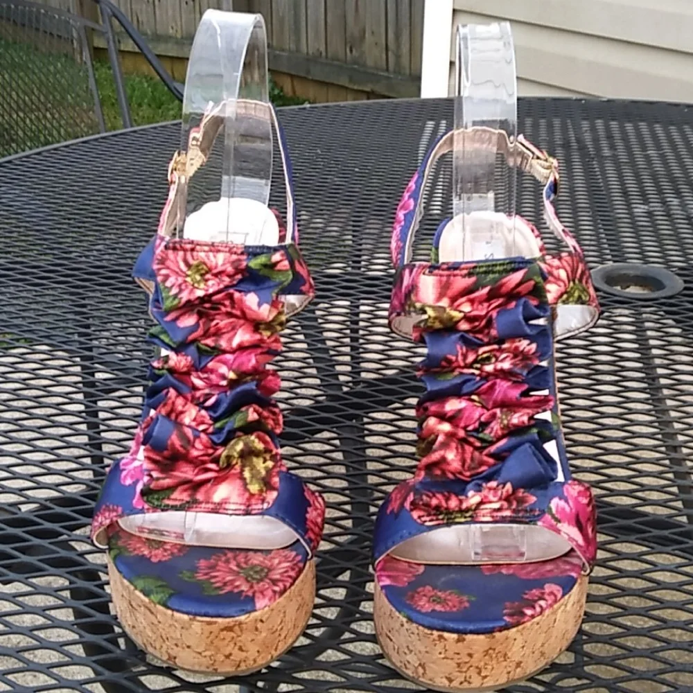 Steve Madden floral cork